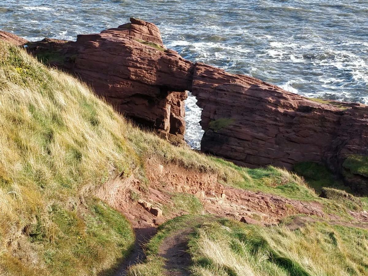 Cliff Walk Cottage Arbroath Exterior photo